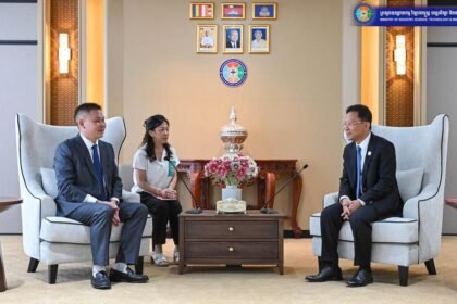 Minister Hem Vandy Welcomes TE Zhong Collaboration to Improve Equipment Safety