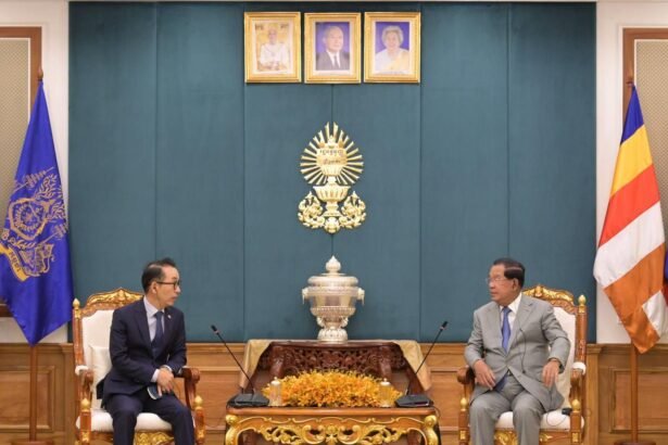 Hun Sen Commends Outgoing South Korean Ambassador for Strengthening Cambodia-Korea Ties