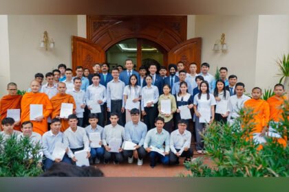 India Grants Full Scholarships to 41 Cambodian Students