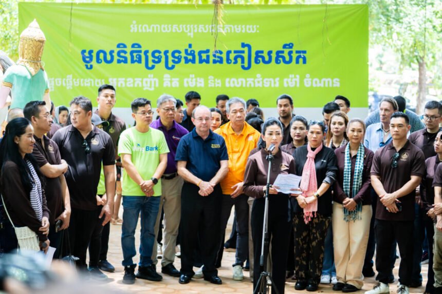 Wing Bank and Members of Royal Group of Companies Deliver Relief to Soldiers and Displaced Families in Siem Reap
