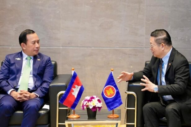Tourism Minister Huot Hak Meets ASEAN Secretary-General in Melaka