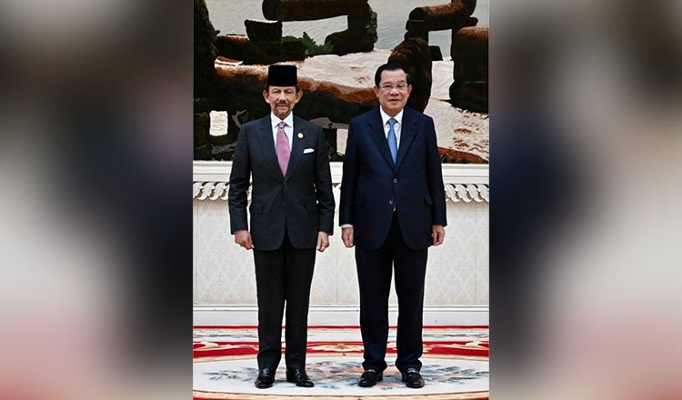 Cambodian Senate President Hun Sen speaking at an event on Brunei’s National Day recognising bilateral ties.