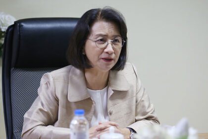Cambodian women leaders and officials at a meeting on increasing women’s political participation
