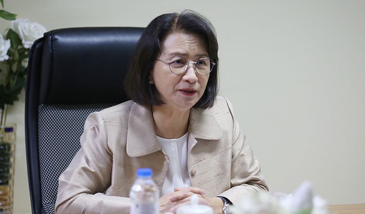 Cambodian women leaders and officials at a meeting on increasing women’s political participation