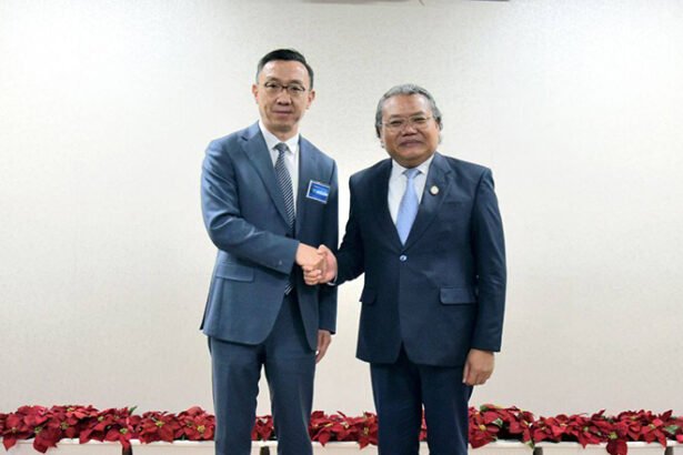 Cambodia China medical cooperation meeting between Health Ministry delegation and Second Qilu Hospital representatives