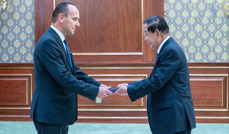 Cambodia Slovakia meeting on trade cooperation and investment expansion