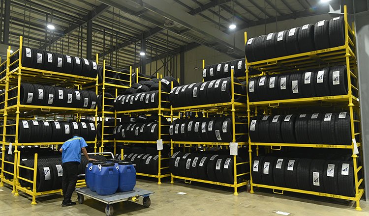 Rubber trees and latex collection in Cambodia highlighting increased rubber exports and agricultural growth in 2026.