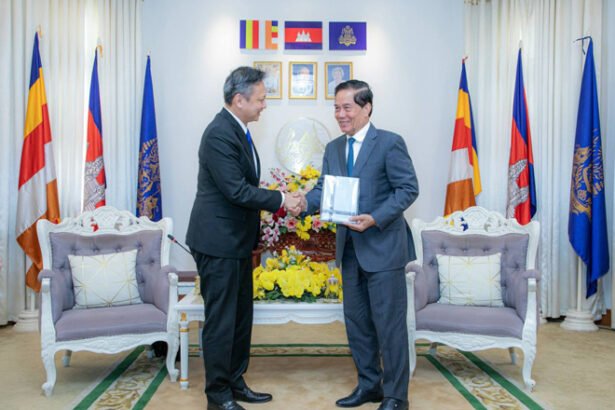 Improved Security and Online Scam Crackdown Boost Investor Confidence in Cambodia, Says Singapore Envoy