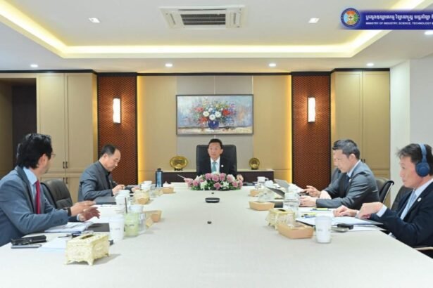 Khmer Enterprise Sets Strategic Direction at 20th Board of Trustees Meeting